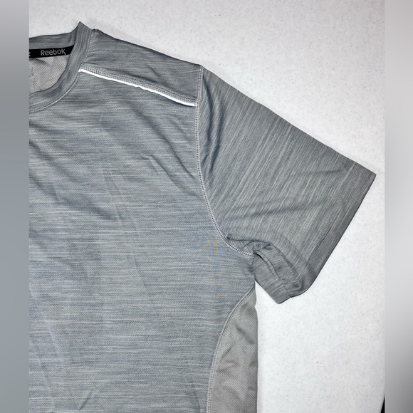 Reebok Men’s Sport T-Shirts. Size Medium. Set of 4. - Picture 15 of 16